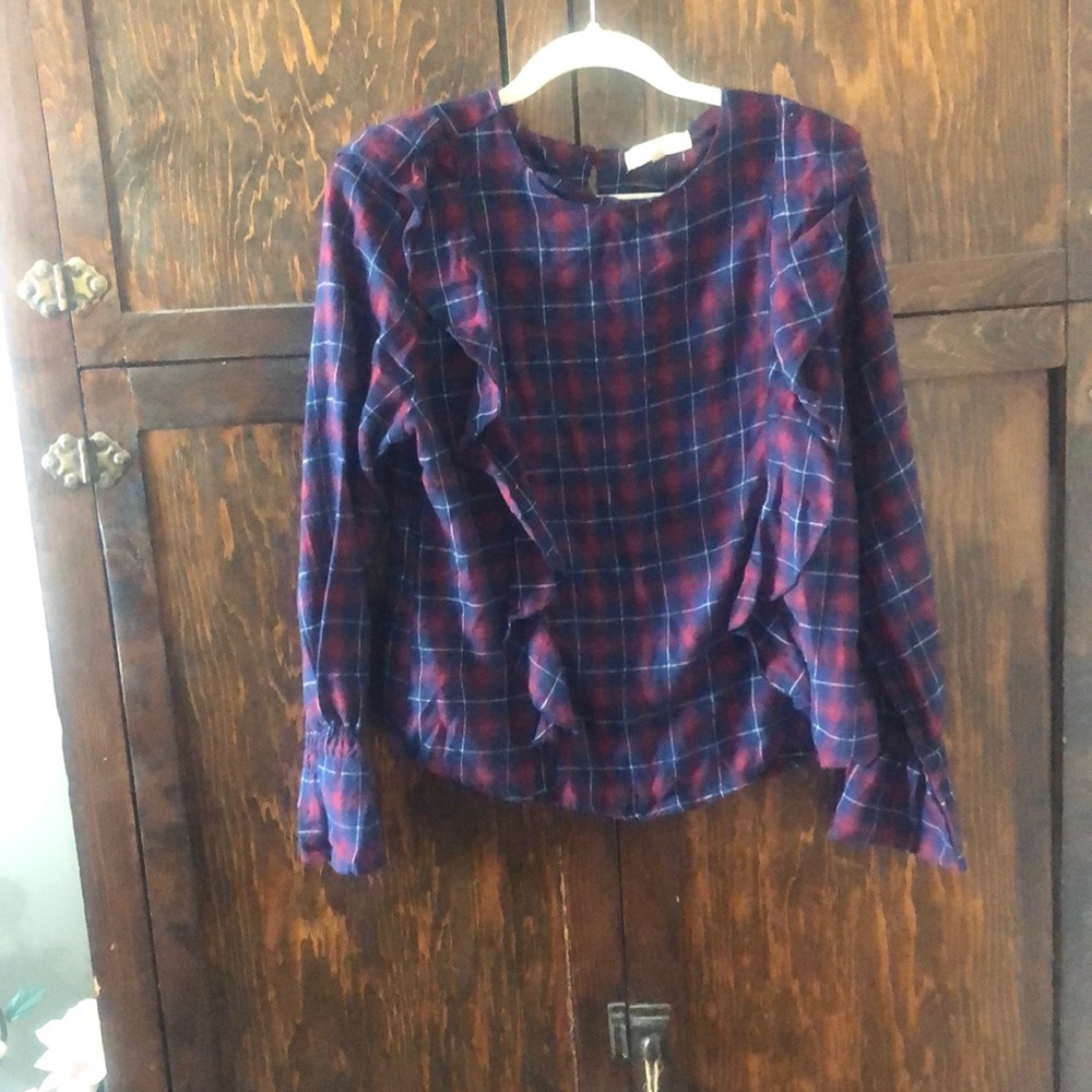 Lovely ruffled blouse!